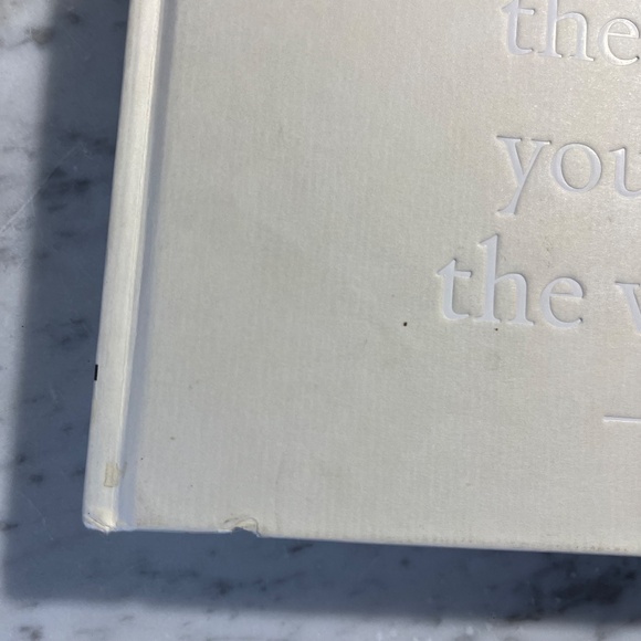 2017 200 Women Who Will Change the Way You See The World Hardcover Book - Picture 4 of 7